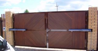 Купить распашные ворота из сэндвич-панелей Бирск, цена от 2750 руб.